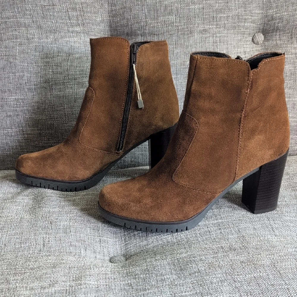 Brown Suede Ankle Boots Italian made Brand New Size 39 Or 8.5-9 US - Picture 1 of 6